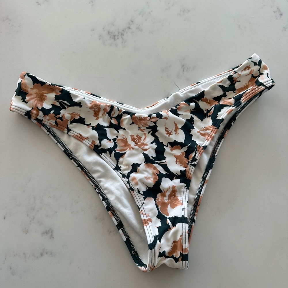 Abercrombie — Floral Bikini (S/M)